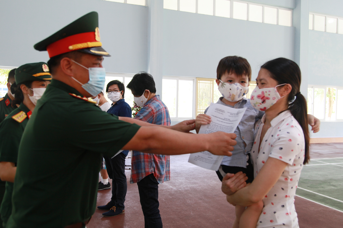 Quảng Ninh: 128 công dân hoàn thành cách ly tại Trung đoàn 244

